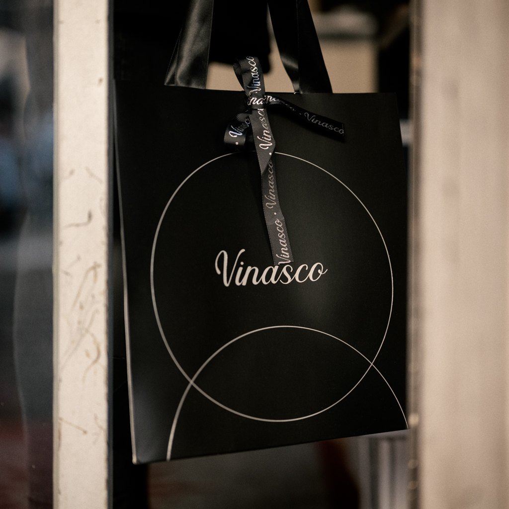 Vinasco Gift Bag, Ribbon & Matching Notecard